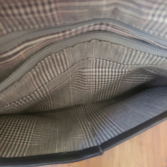 Hobo black leather crossbody bag - Picture 7 of 14